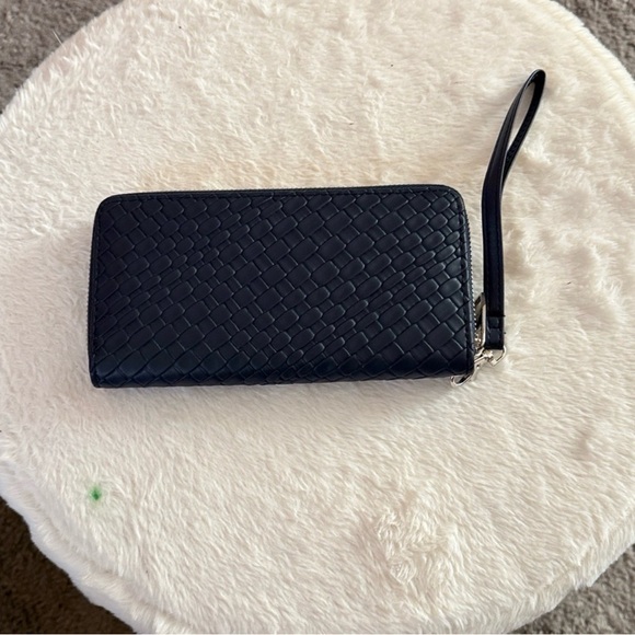 London Fog Navy Woven Wallet - Picture 2 of 3